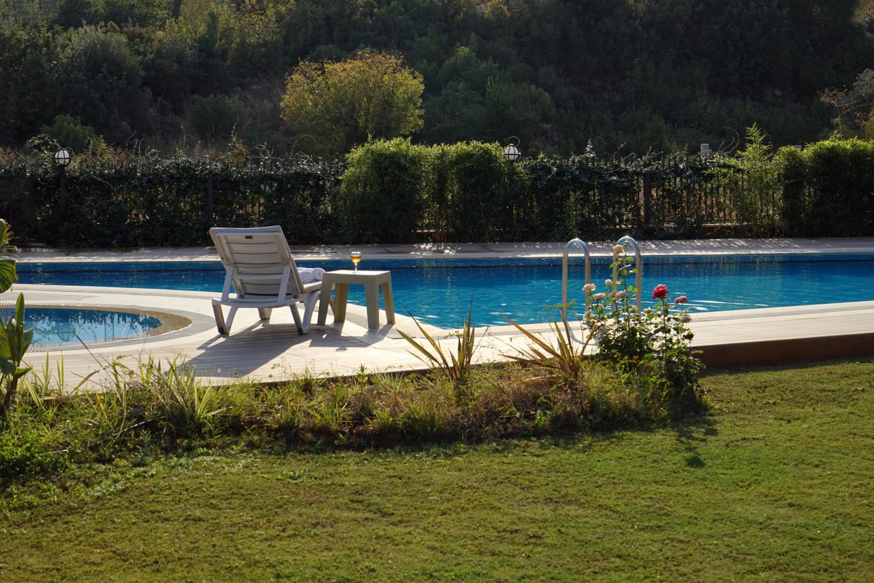 MENE SUITES 5