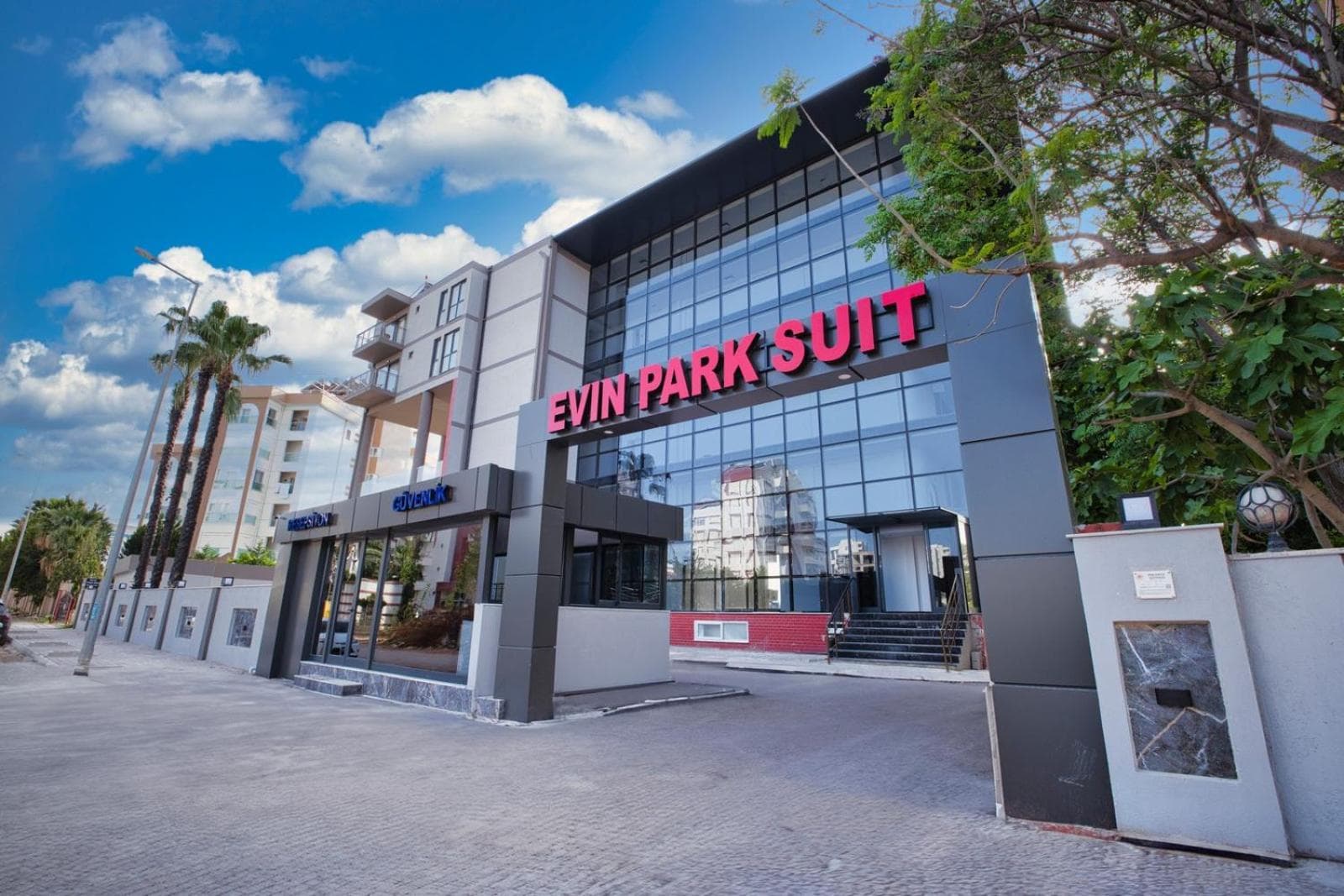 Laristone Suite Spa Hotel 3