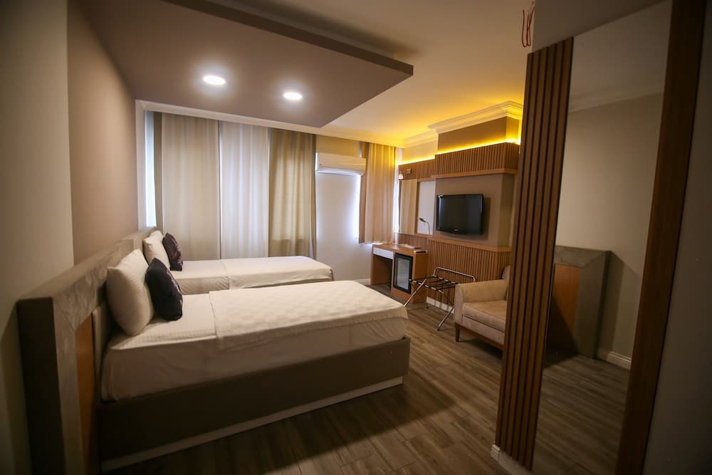 Cevik Palace Otel 4