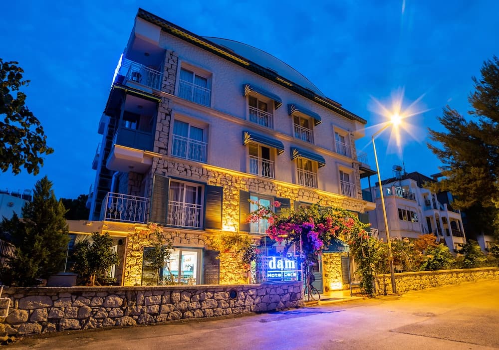 Dam Hotel Lara 2