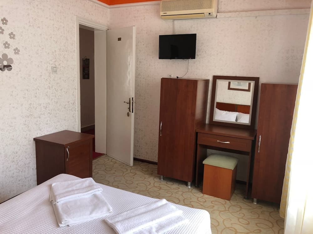 Paradise Hotel 3