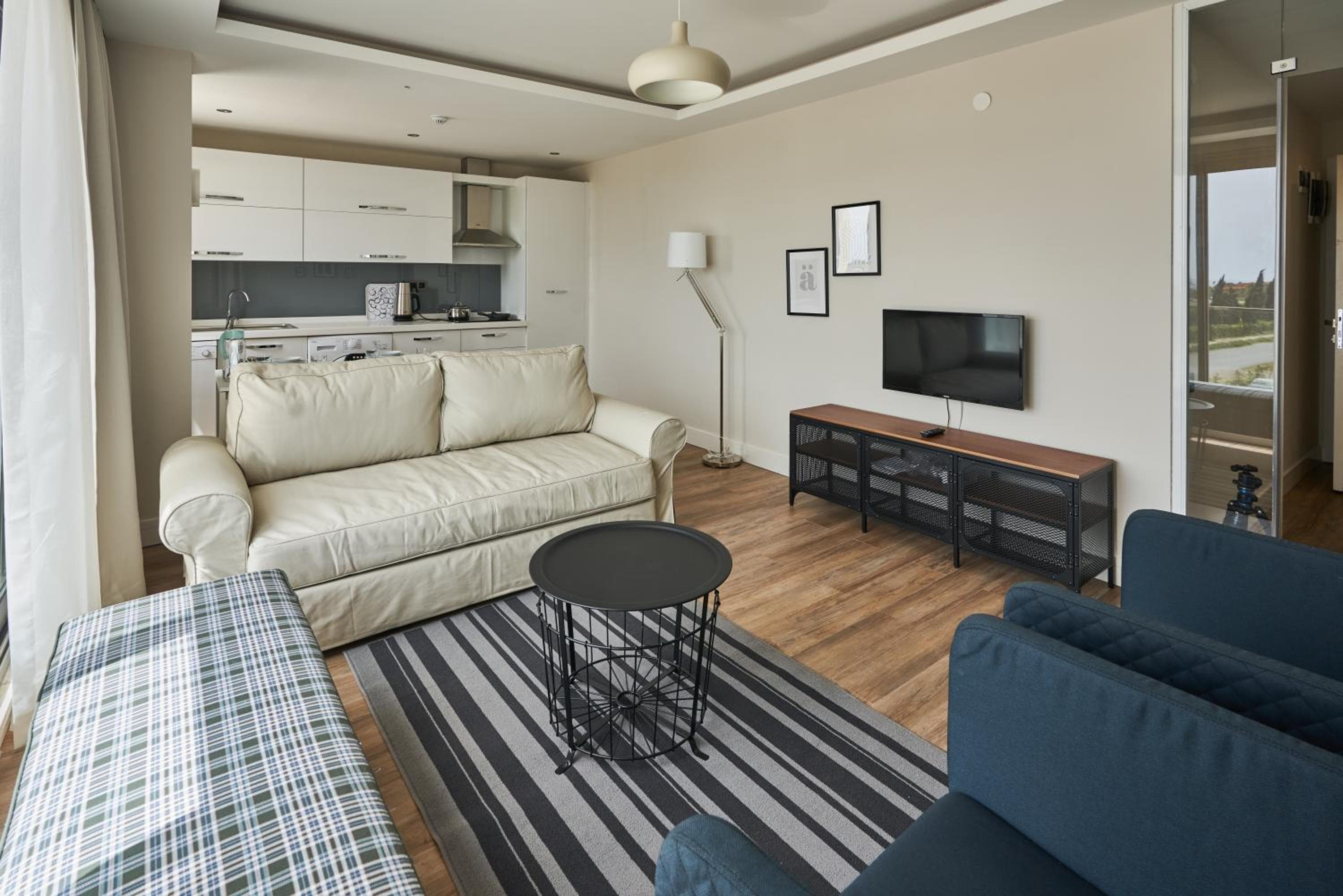 Lara Suite's Apart Hotel 5