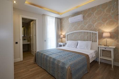 Suite with Garden View