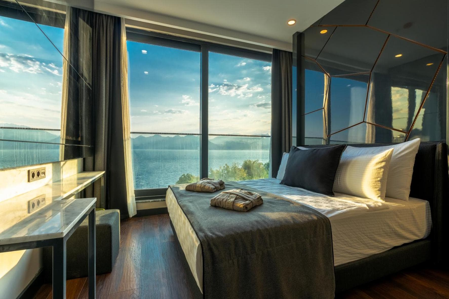Deluxe Double Room With Sea View