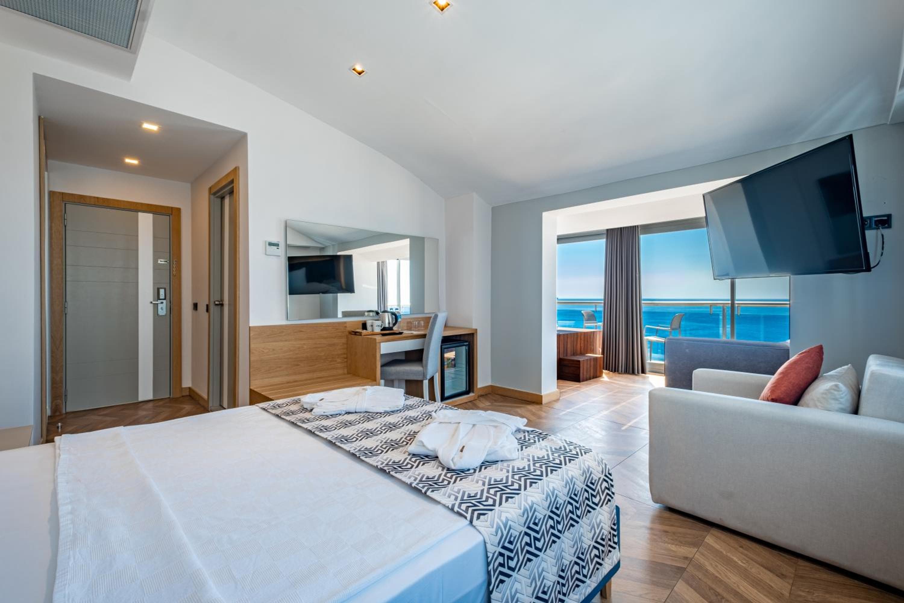 Terrace Suite with Jacuzzi