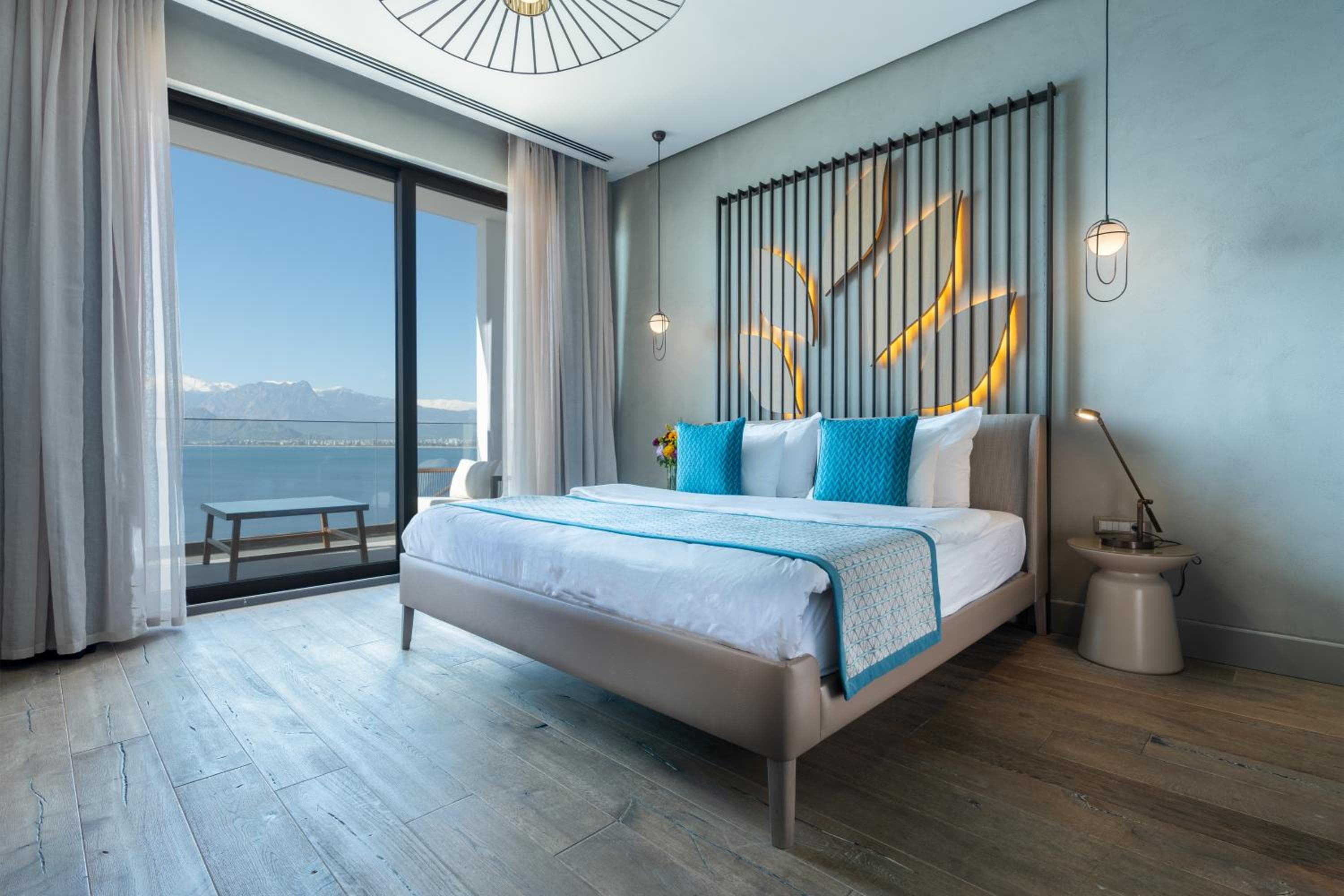 Deluxe Room with Sea View
