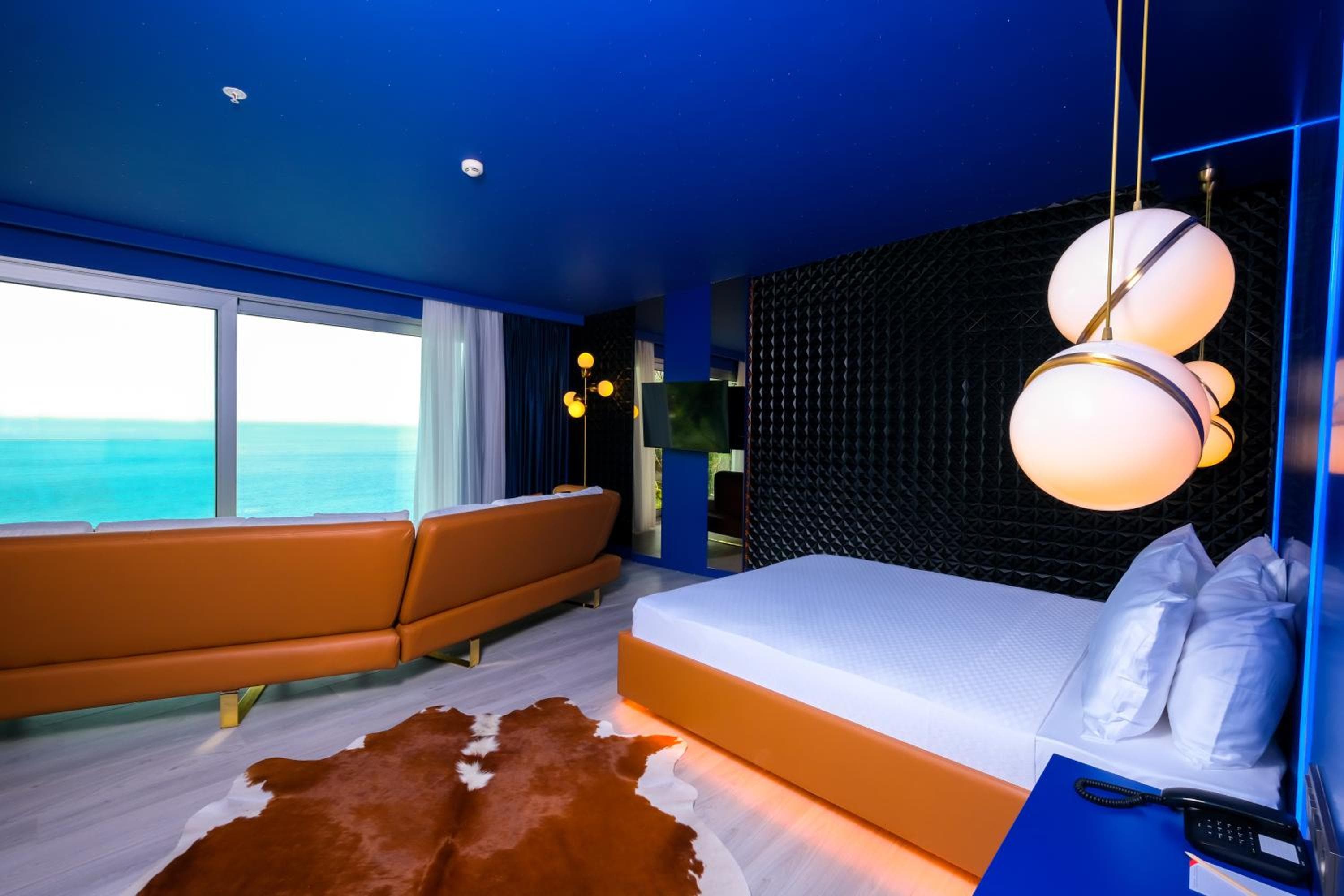 Deluxe Suite with Sea View