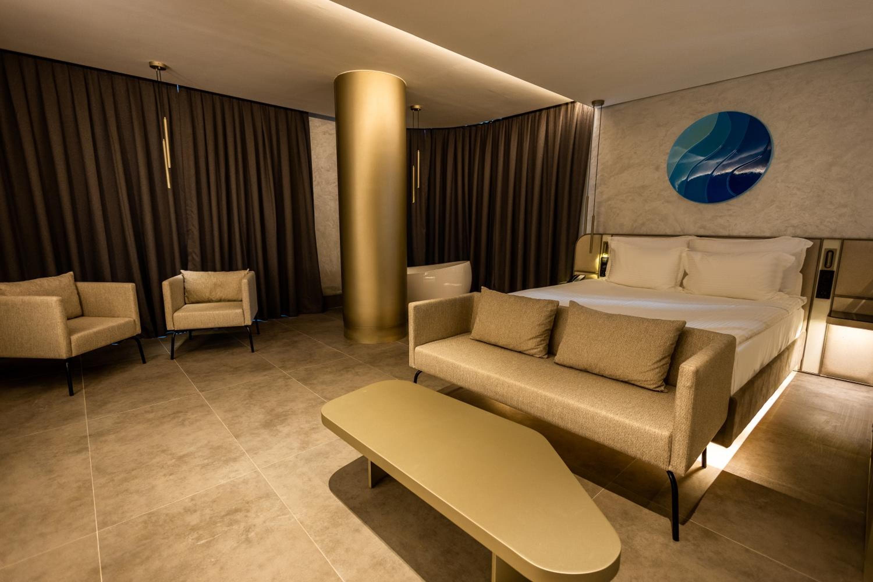 Suite with Spa Bath