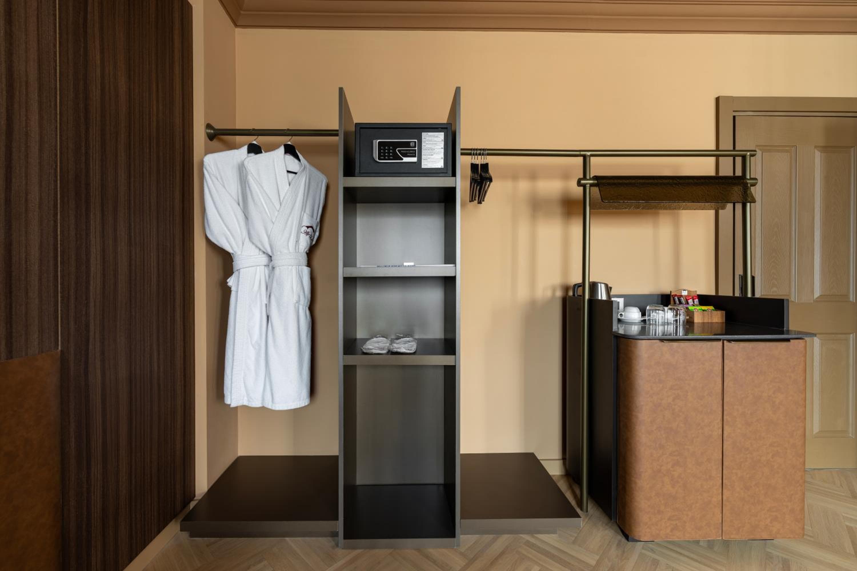 Gazetta Superior Room