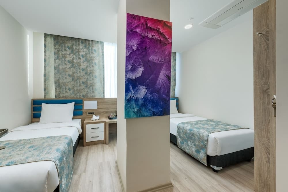 Economy Room