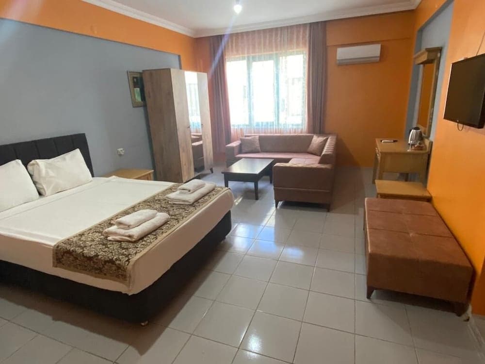 Grand Quadruple Room