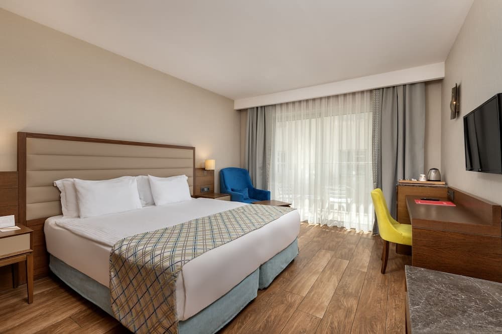 Deluxe Room, City View