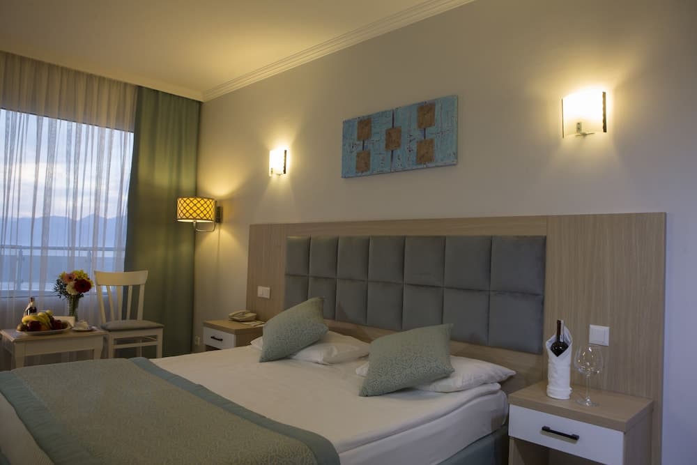 Corner Suite Sea View