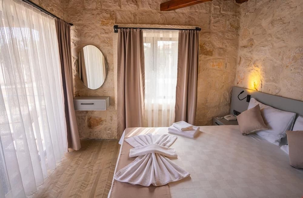 Basic Suite, Garden View