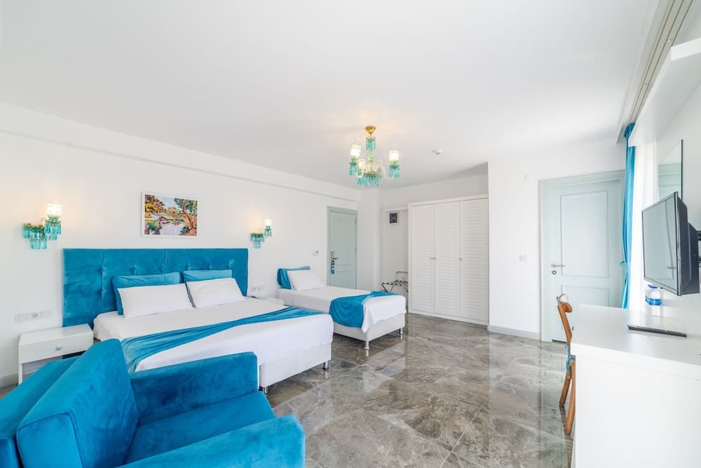 Deluxe Quadruple Room